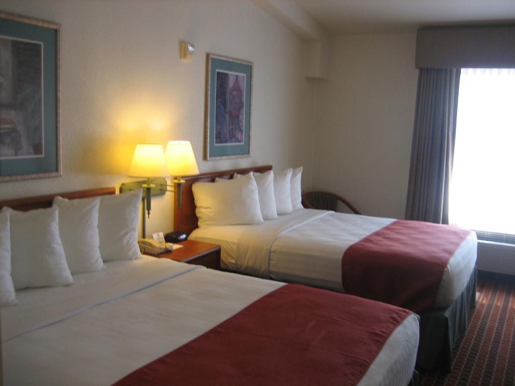 Catalina Inn Room photo